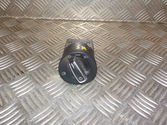 VW Polo 6R Kontakt Lys Med OEM Nr. 6R0941531H Fra VW Ophugger