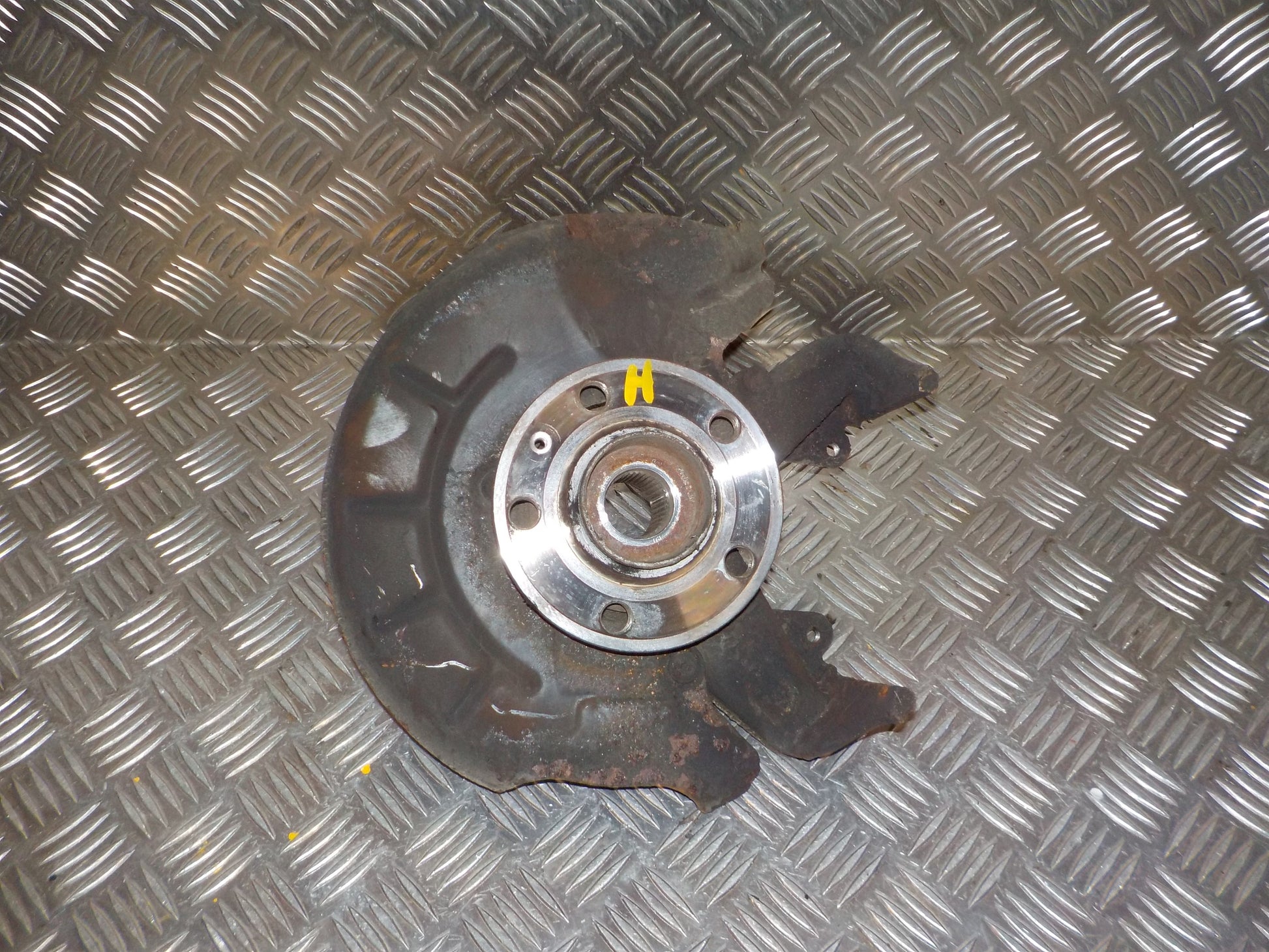 VW Polo 6R Spindel For H Med OEM Nr. 6Q0407256AC Fra VW Ophugger