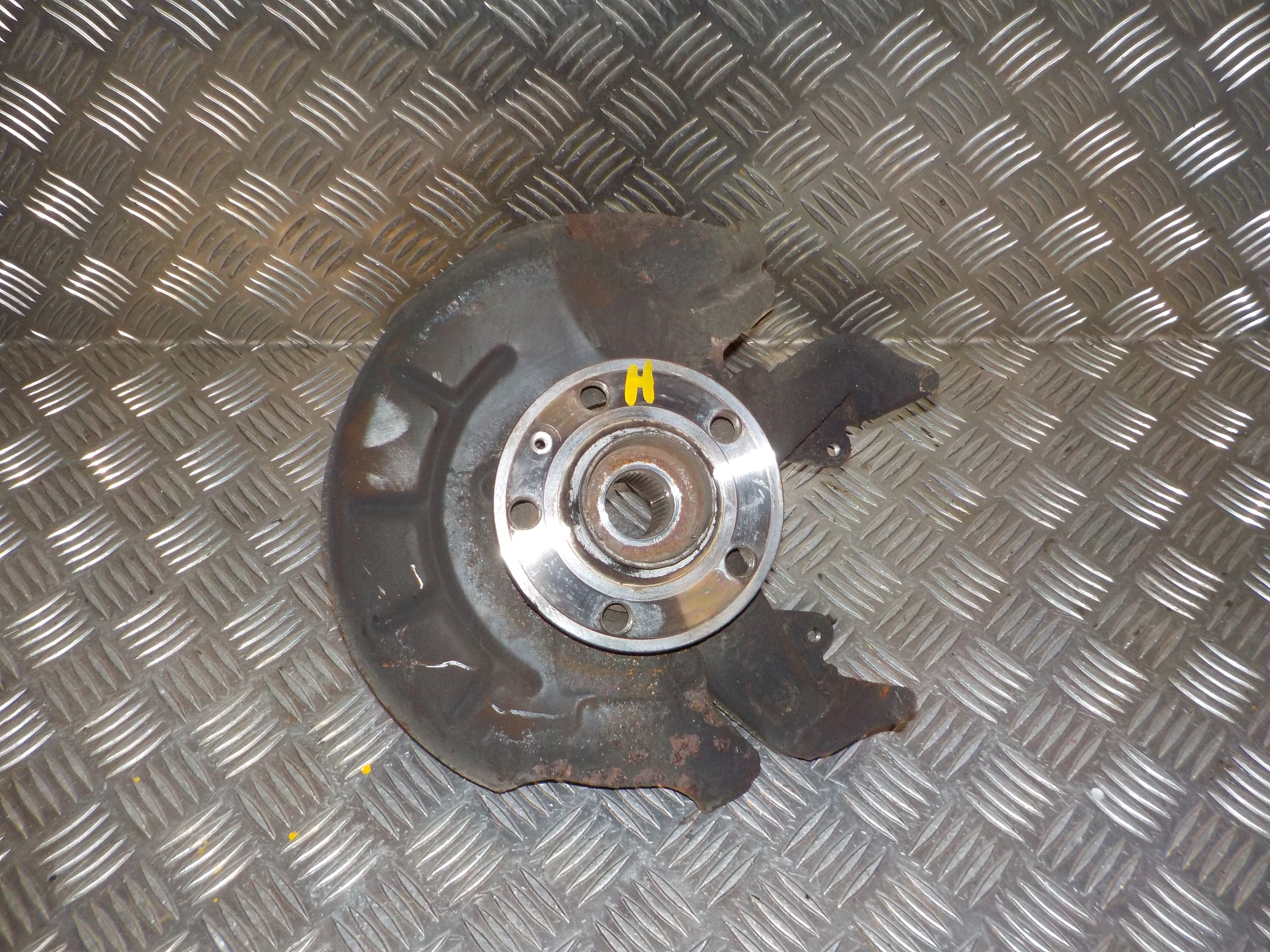 VW Polo 6R Spindel For H Med OEM Nr. 6Q0407256AC Fra VW Ophugger