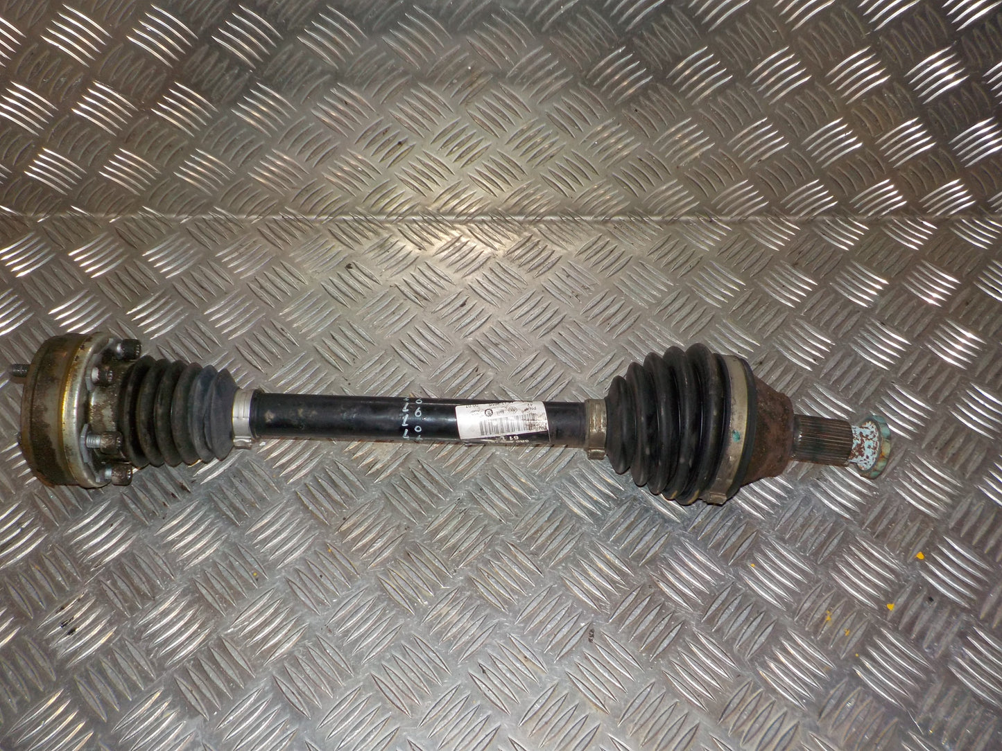 VW Polo 6R Trækaksel For V Med OEM Nr. 6R0407761 Fra VW Ophugger