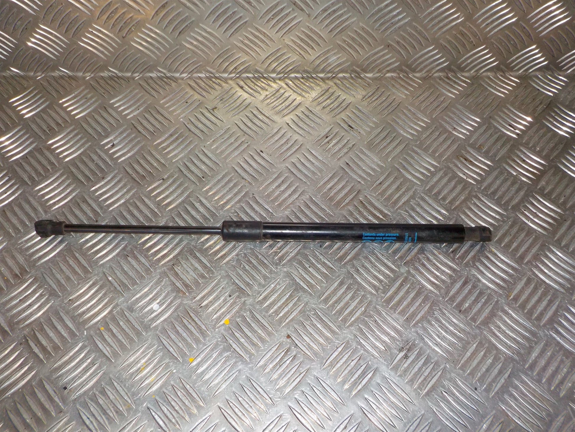 Opel Karl Bagklapsdæmper Med OEM Nr. 42400105 Fra Opel Ophugger