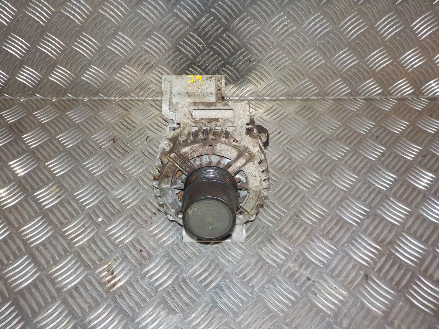 Opel Karl Generator Med OEM Nr. 42397843 Fra Opel Ophugger