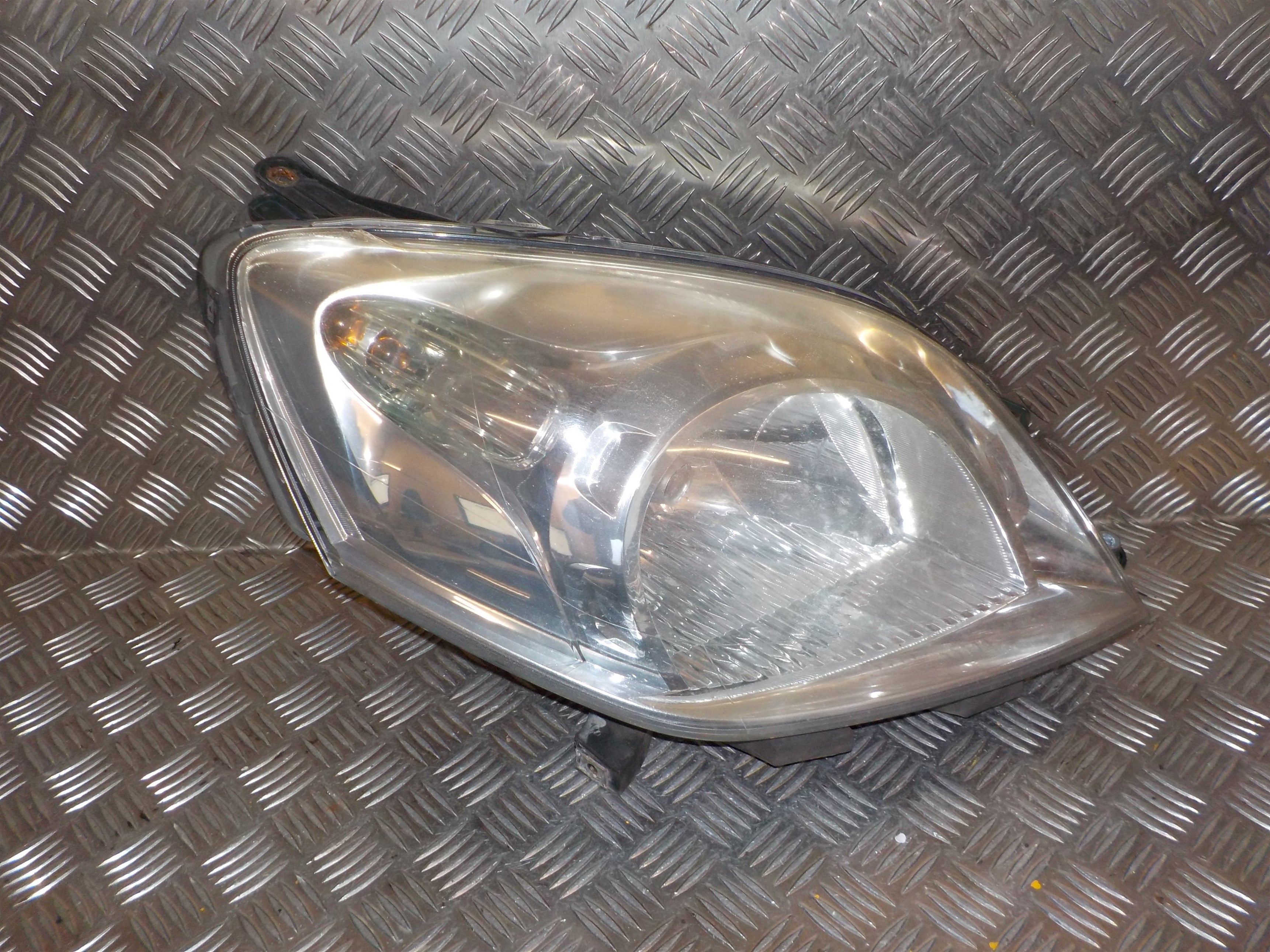 Peugeot Bipper Forlygte Med OEM Nr. 6205AY Fra Peugeot Ophugger