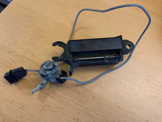 Audi A4 8D Håndtag Udvendig Med OEM Nr. Ophugger Fra Audi Ophugger