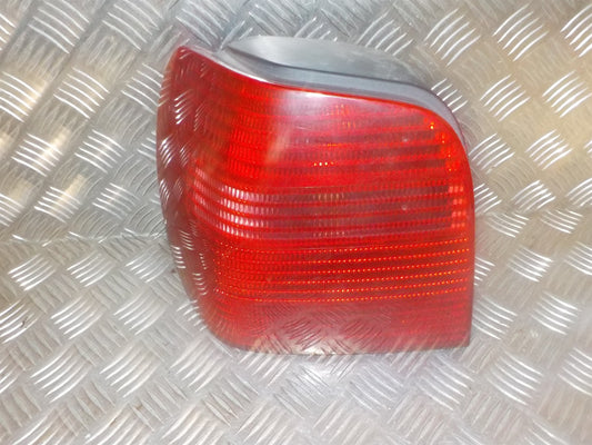 VW Polo Facel. 6N Baglygte Med OEM Nr. 6N0945095H Fra VW Ophugger