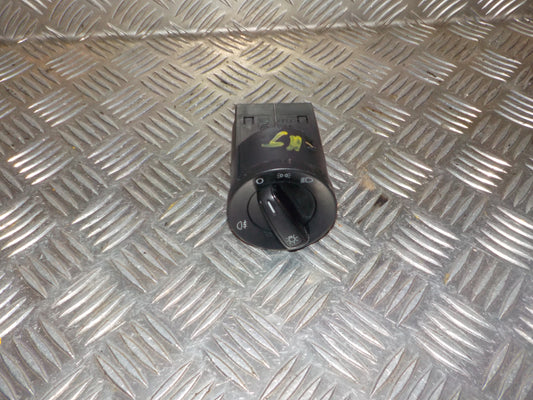 Seat Mii Kontakt Lys Med OEM Nr. 6R0941531B Fra Seat Ophugger