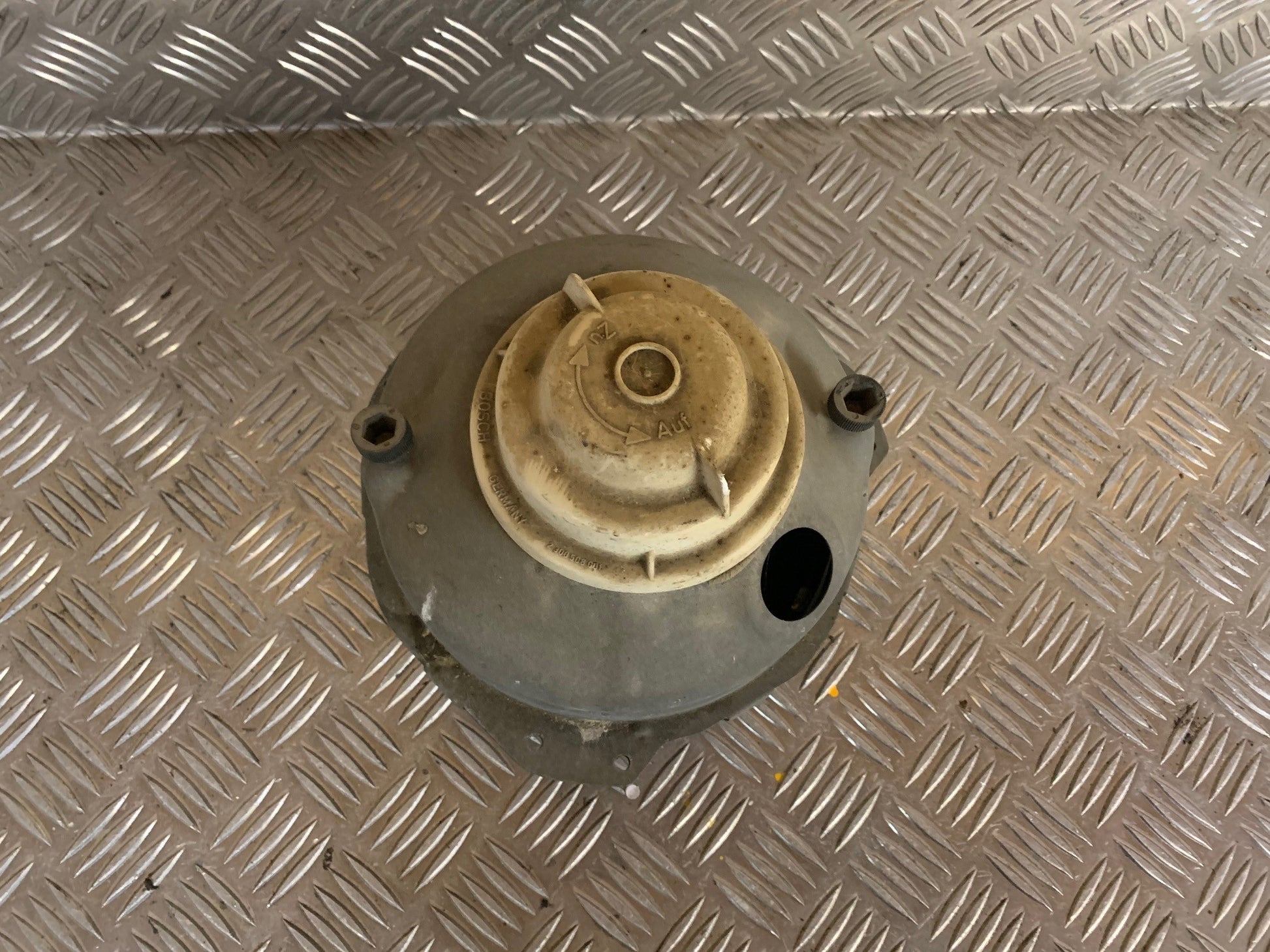 Audi 80 Forlygte Med OEM Nr. Ophugger Fra Audi Ophugger