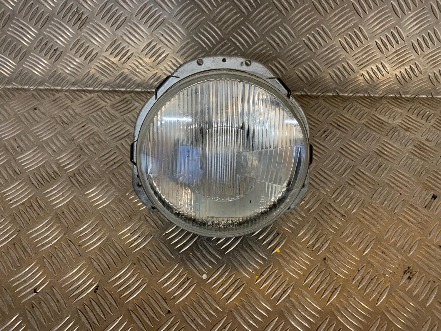 Audi 80 Forlygte Med OEM Nr. Ophugger Fra Audi Ophugger