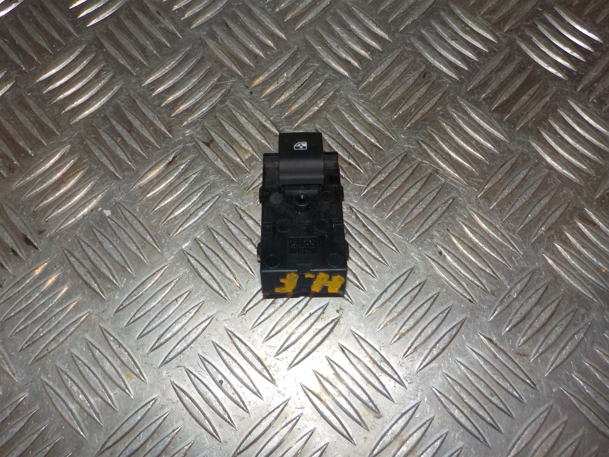 Opel Karl Kontakt Rudehejs Med OEM Nr. 95407143 Fra Opel Ophugger