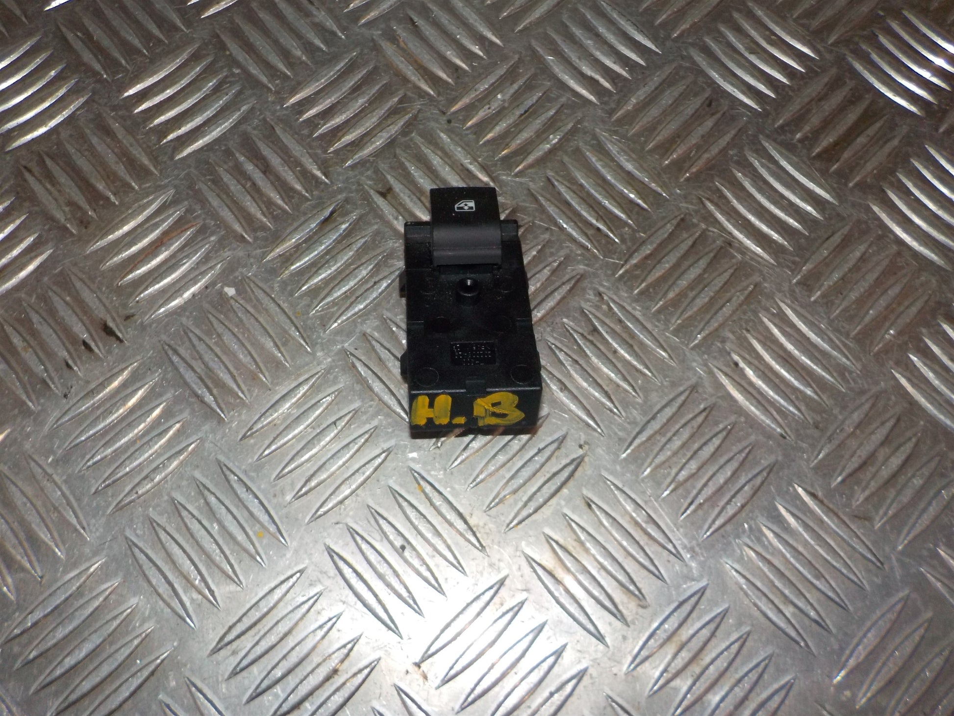 Opel Karl Kontakt Rudehejs Med OEM Nr. 95407143 Fra Opel Ophugger