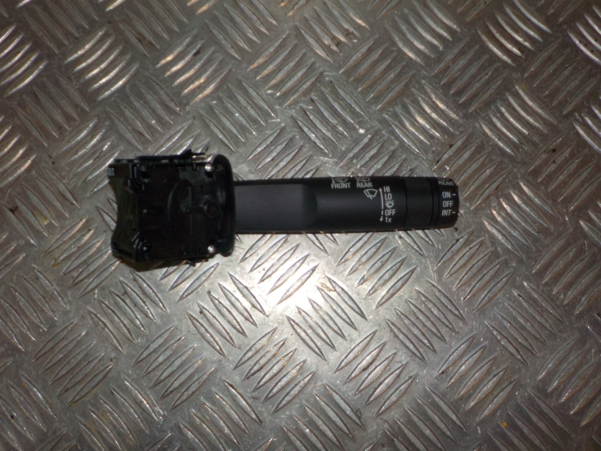 Opel Karl Kontakt Visker Med OEM Nr. 42347871 Fra Opel Ophugger