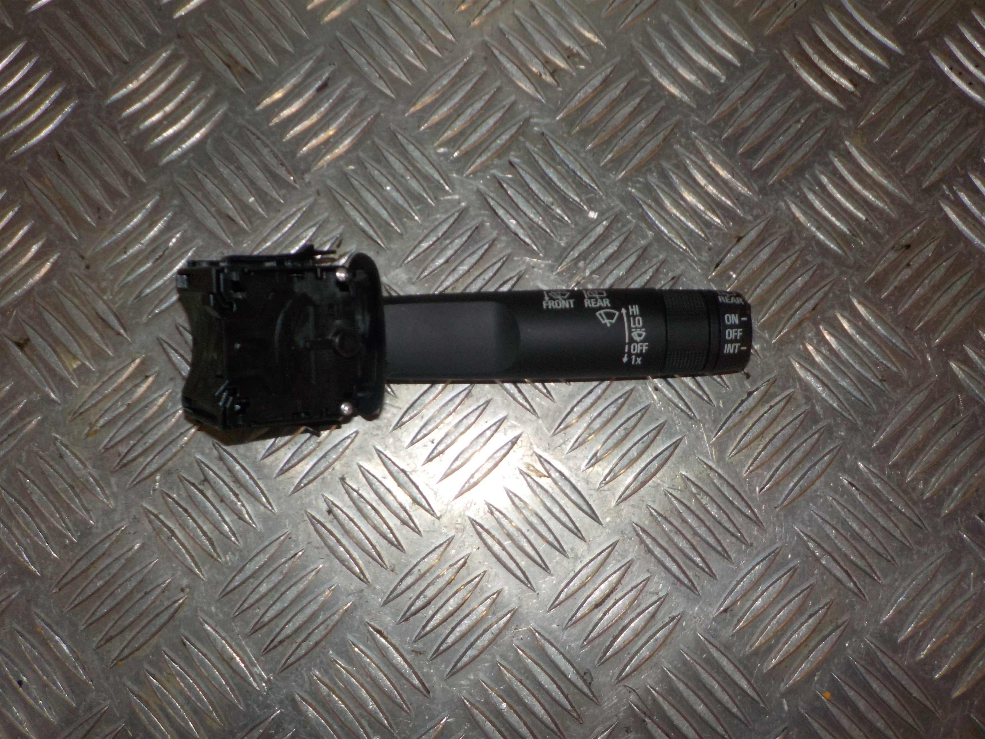 Opel Karl Kontakt Visker Med OEM Nr. 42347871 Fra Opel Ophugger