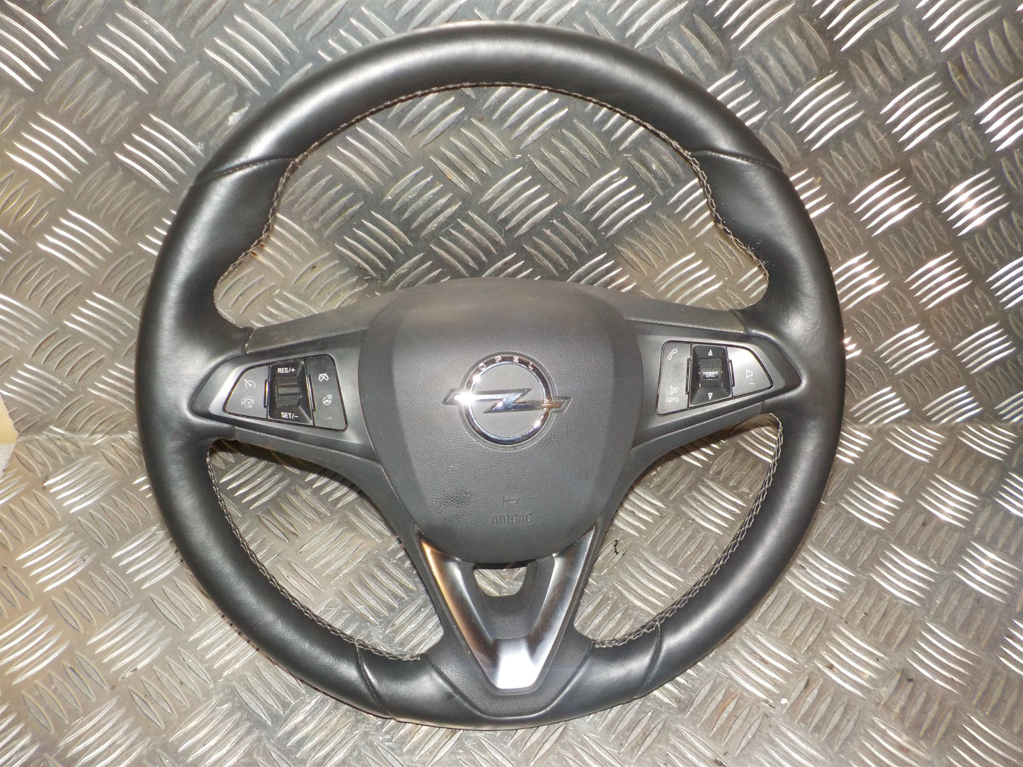 Opel Karl Rat Med OEM Nr. Ophugger Fra Opel Ophugger