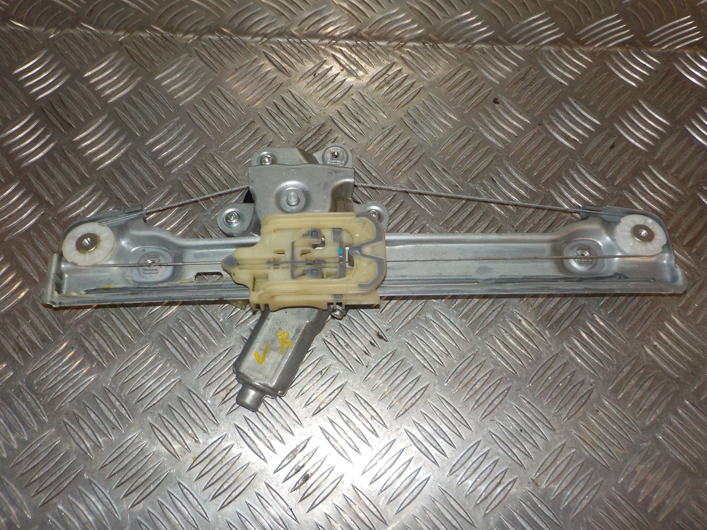 Opel Karl Rudemotor - Rudehejs Med OEM Nr. 98820M2X10 Fra Opel Ophugger