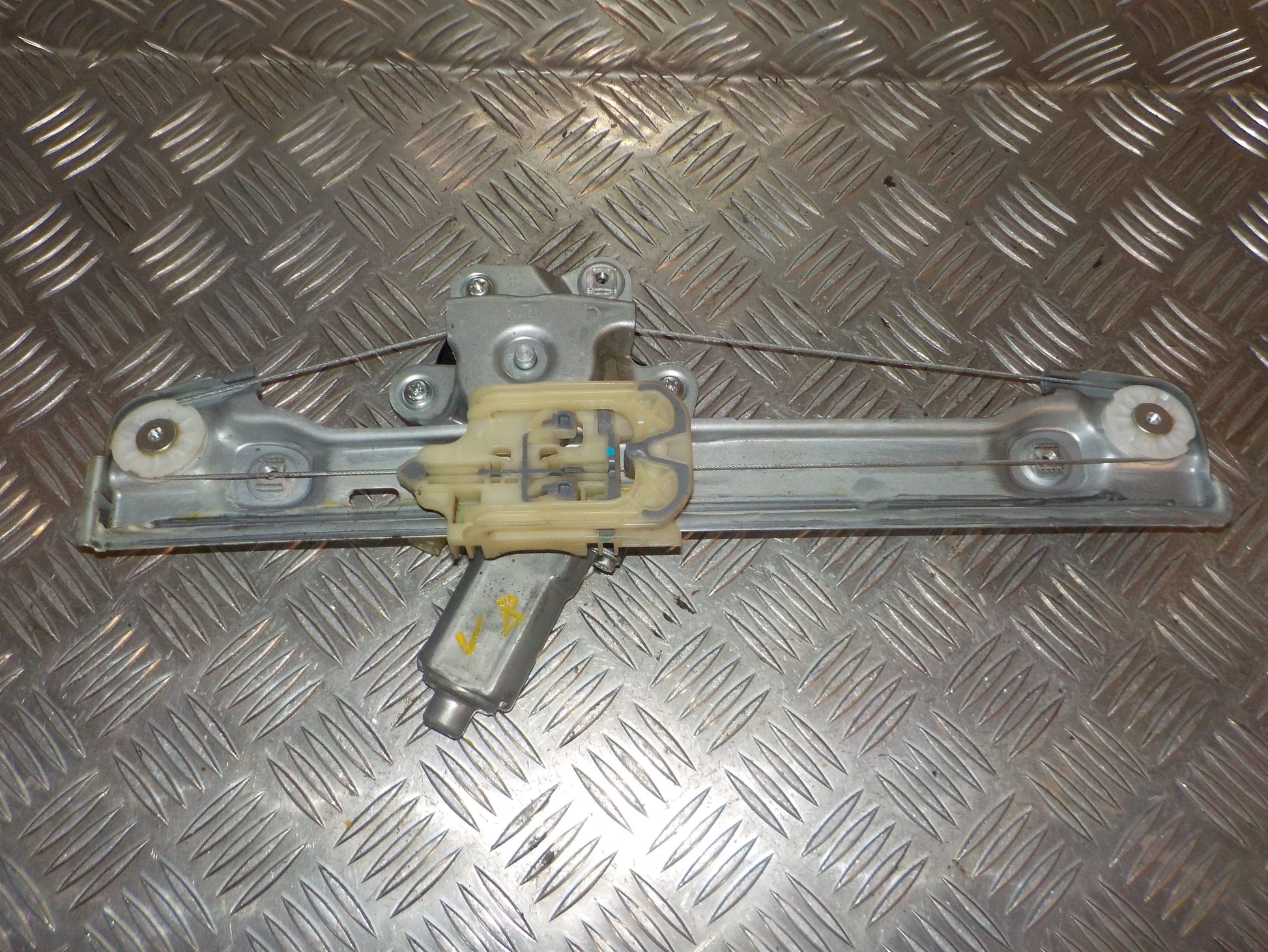 Opel Karl Rudemotor - Rudehejs Med OEM Nr. 98820M2X10 Fra Opel Ophugger