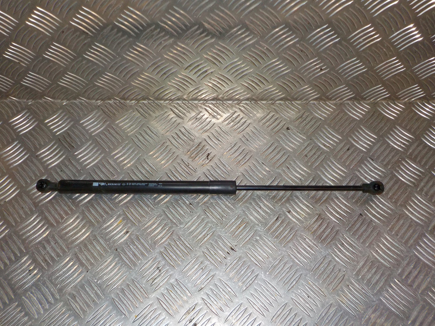 Renault Clio 4 Bagklapsdæmper Med OEM Nr. 8443086601R Fra Renault Ophugger