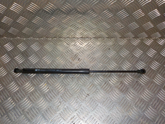 Renault Clio 4 Bagklapsdæmper Med OEM Nr. 8443086601R Fra Renault Ophugger