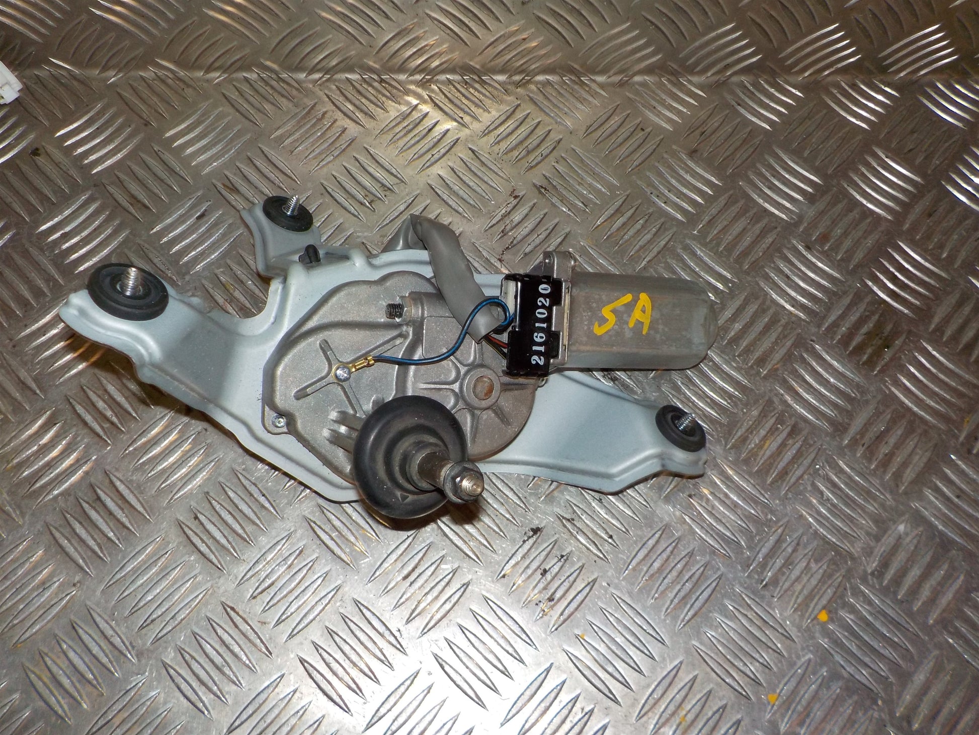 Kia Rio UB Bagrudevisker Motor Med OEM Nr. 987001W000 Fra Kia Ophugger