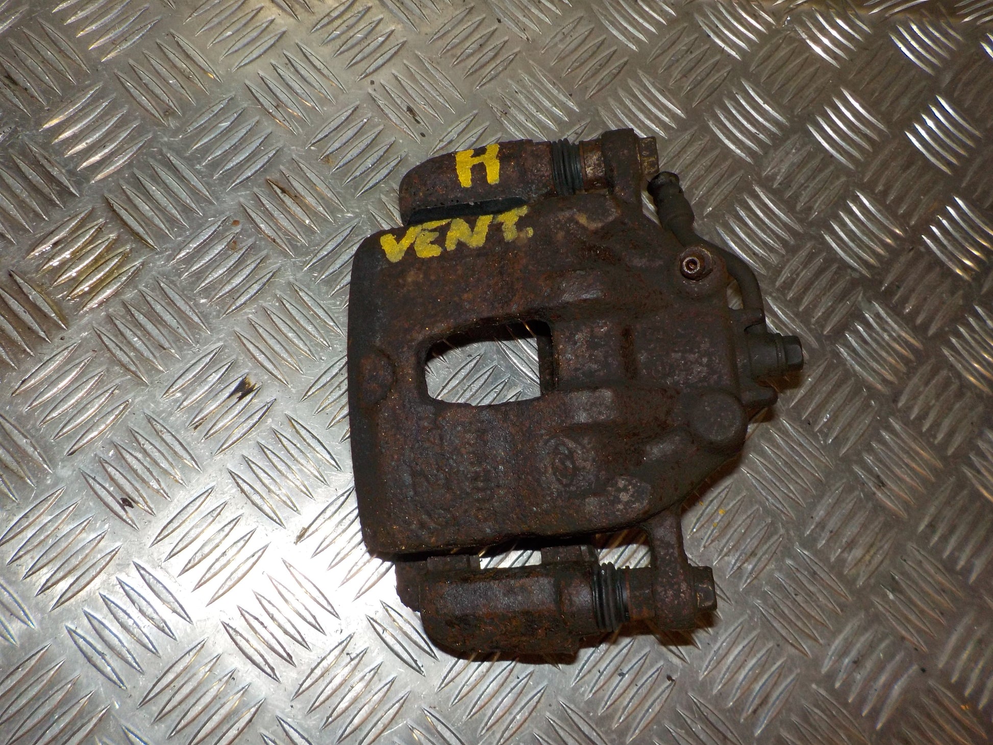 Kia Rio UB Bremsekaliber HF Med OEM Nr. 581301W050 Fra Kia Ophugger