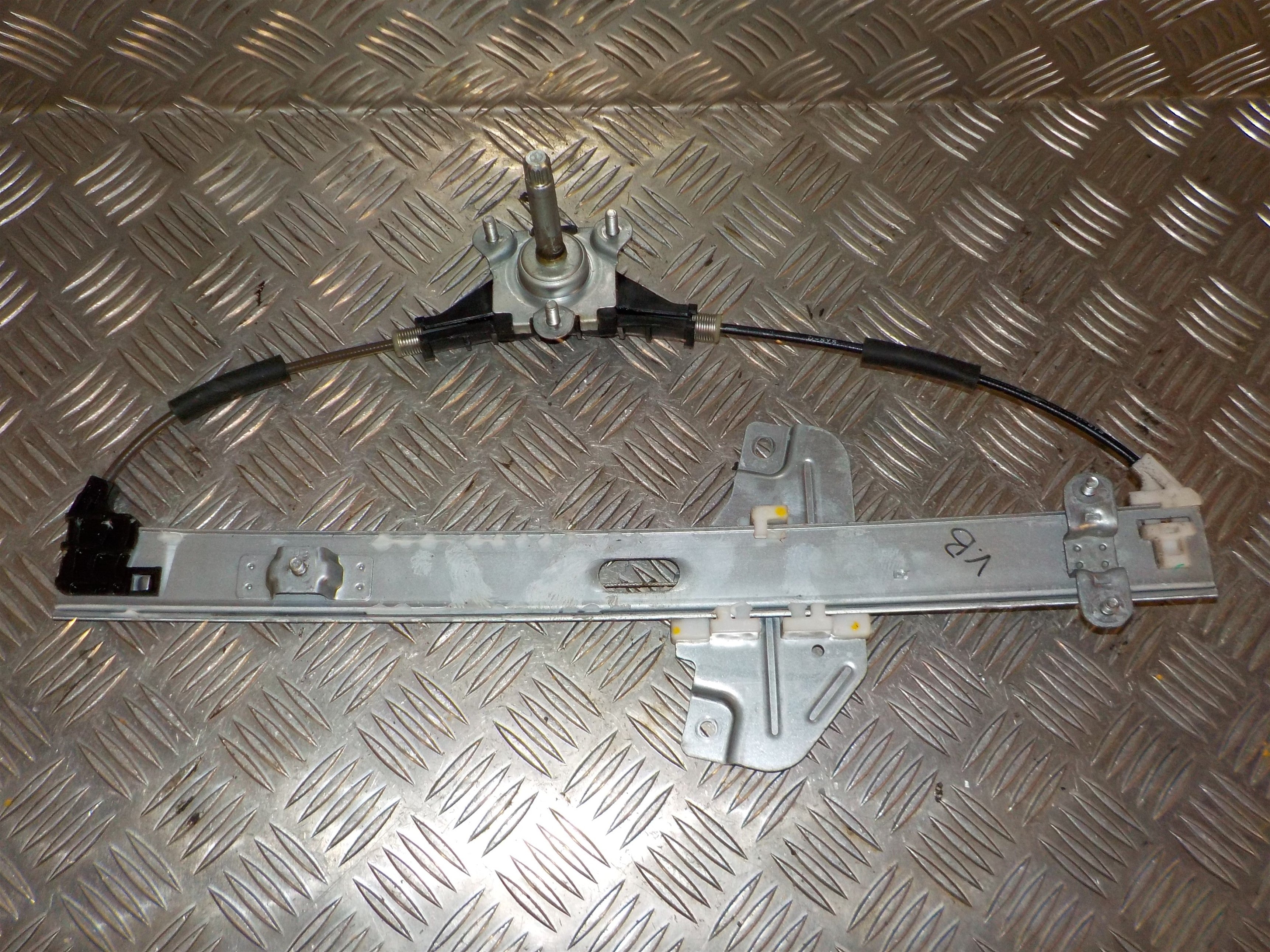 Kia Rio Ub Rudemotor - Rudehejs Med OEM Nr. 834011W000 Fra Kia Ophugger