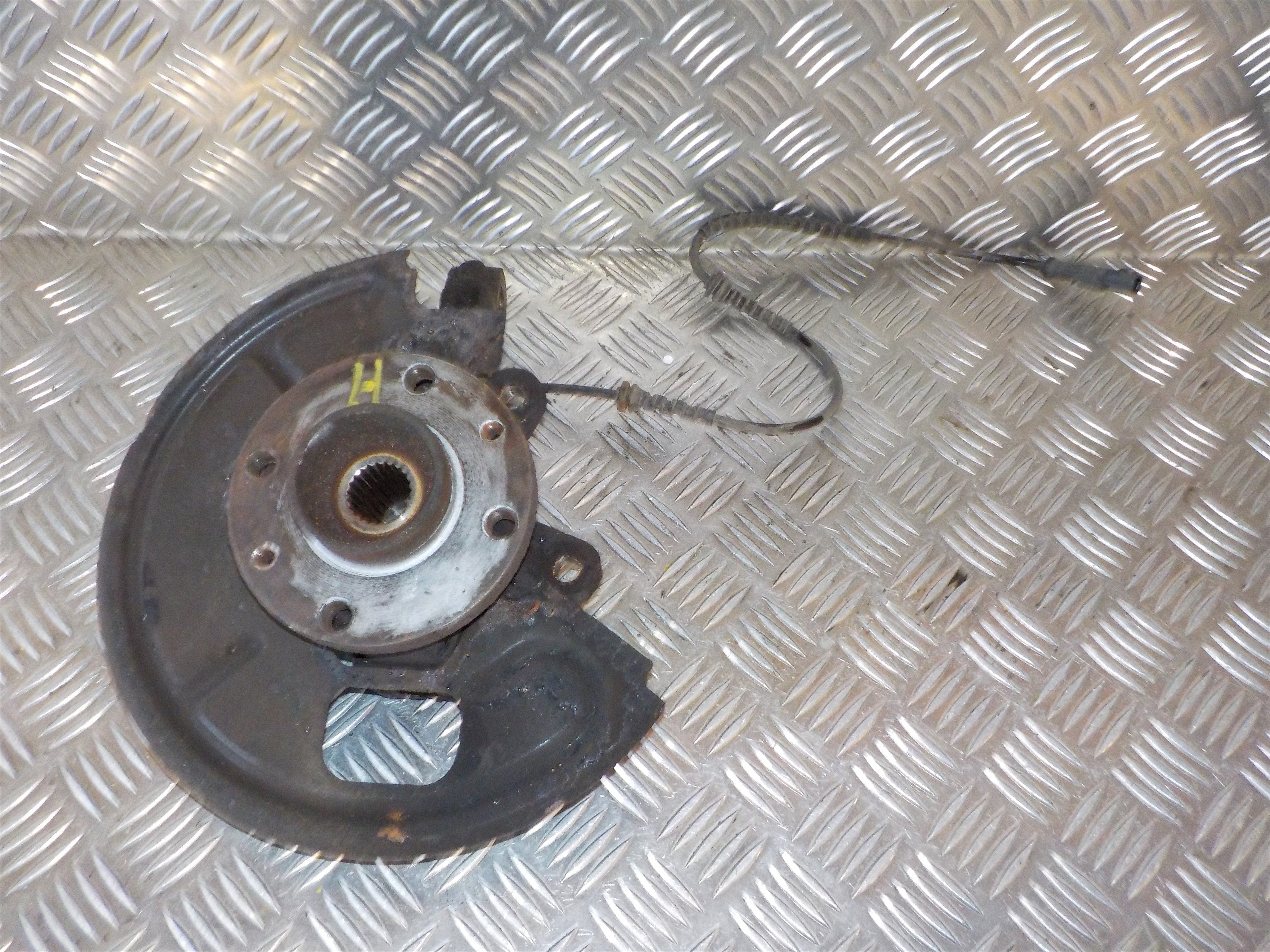 Renault Twingo 2 Spindel For H Med OEM Nr. 8200663593 Fra Renault Ophugger