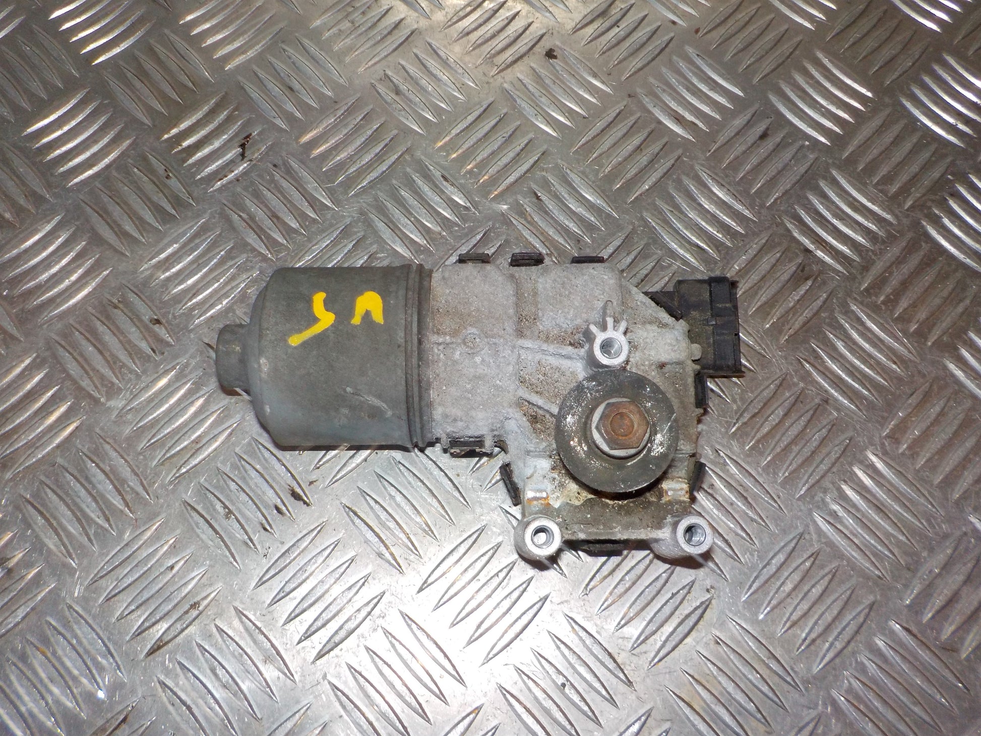 Renault Twingo 2 Viskermotor Med OEM Nr. 0390241541 Fra Renault Ophugger