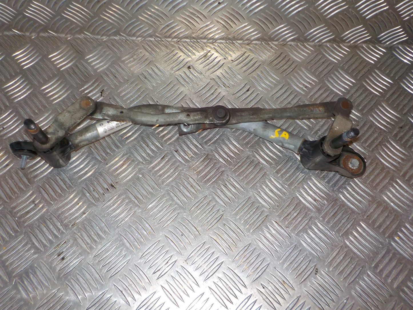 Renault Twingo 2 Viskertræk Med OEM Nr. 8200364766F Fra Renault Ophugger