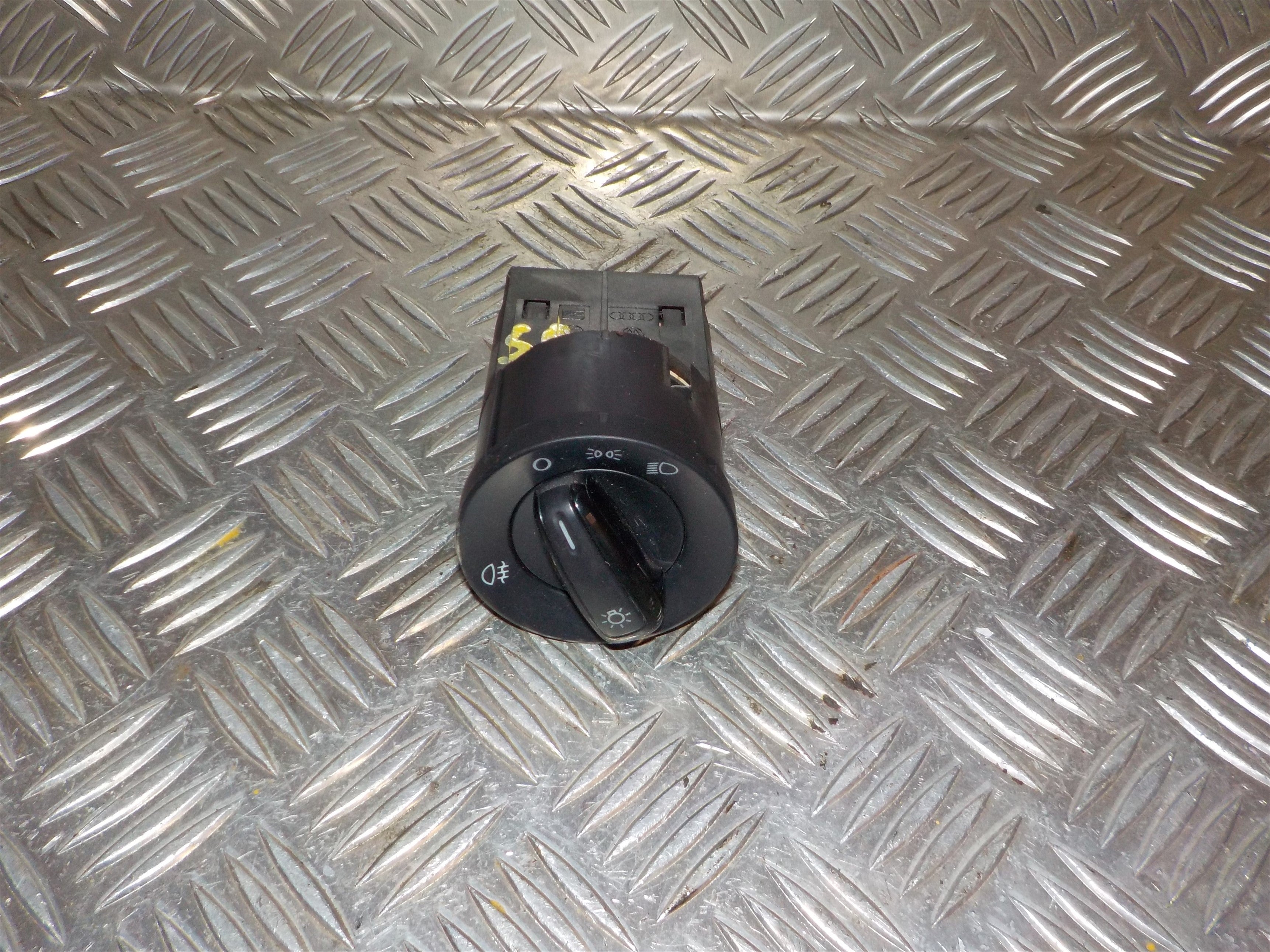 Seat Mii Kontakt Lys Med OEM Nr. 6R0941531B Fra Seat Ophugger
