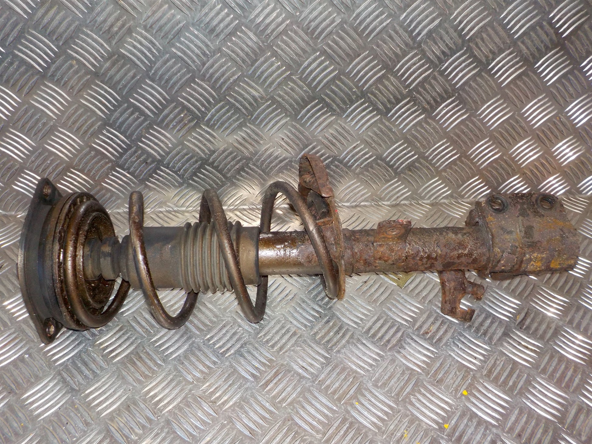 Nissan Micra K12 Fjederben For H Med OEM Nr. Ophugger Fra Nissan Ophugger