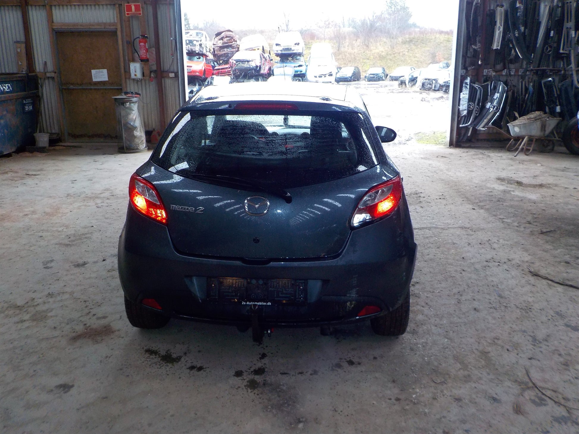 Mazda 2 DE Pluk-Selv-Bil Med OEM Nr. Ophugger Fra Mazda Ophugger