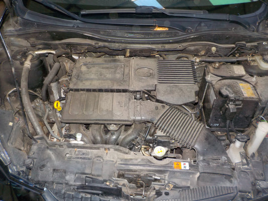Mazda 2 DE Pluk-Selv-Bil Med OEM Nr. Ophugger Fra Mazda Ophugger