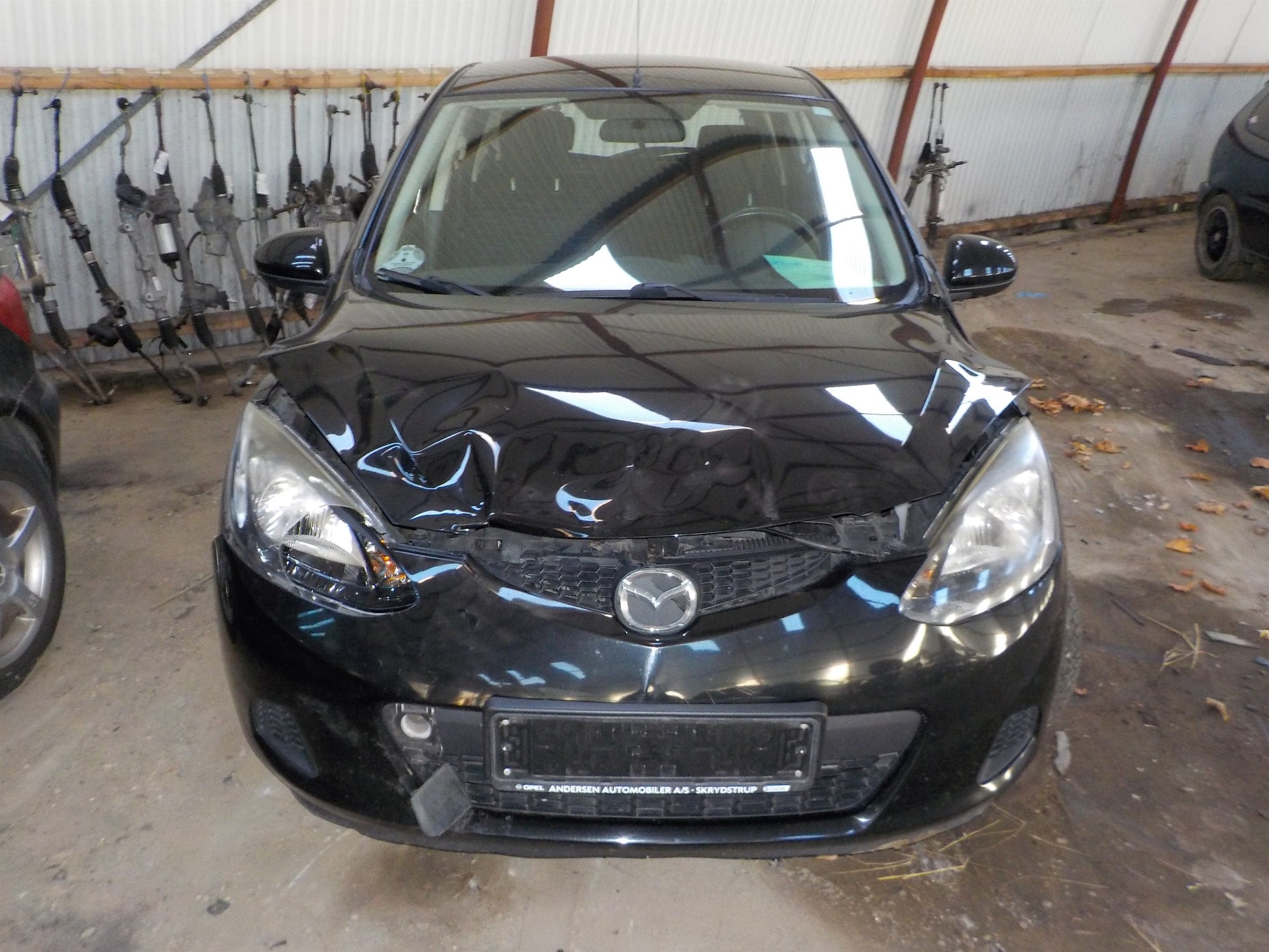 Mazda 2 DE Pluk-Selv-Bil Med OEM Nr. Ophugger Fra Mazda Ophugger