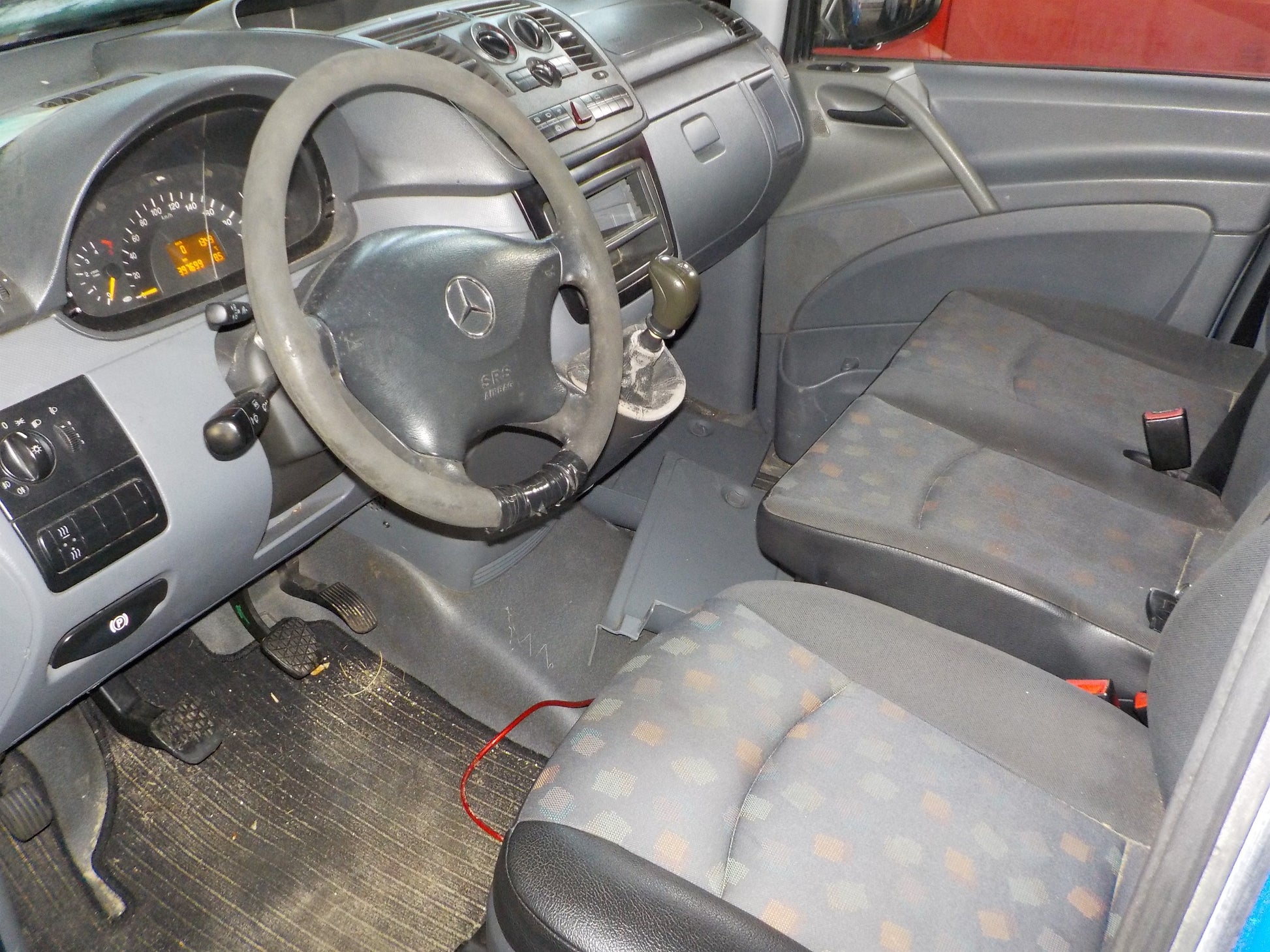 Mercedes VITO W639 Pluk-Selv-Bil Med OEM Nr. Ophugger Fra Mercedes Ophugger