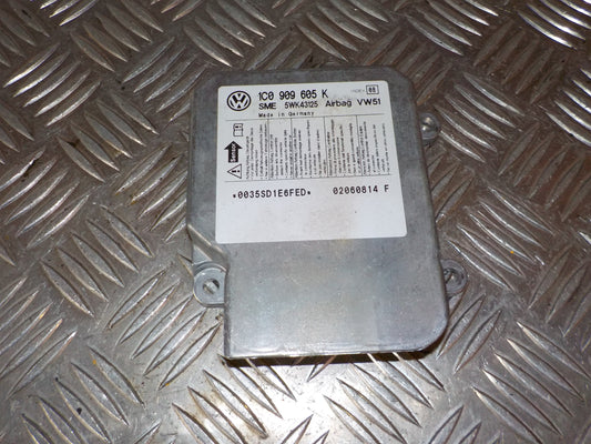 VW Fox 5Z Airbag Elboks Med OEM Nr. 1C0909605K Fra VW Ophugger