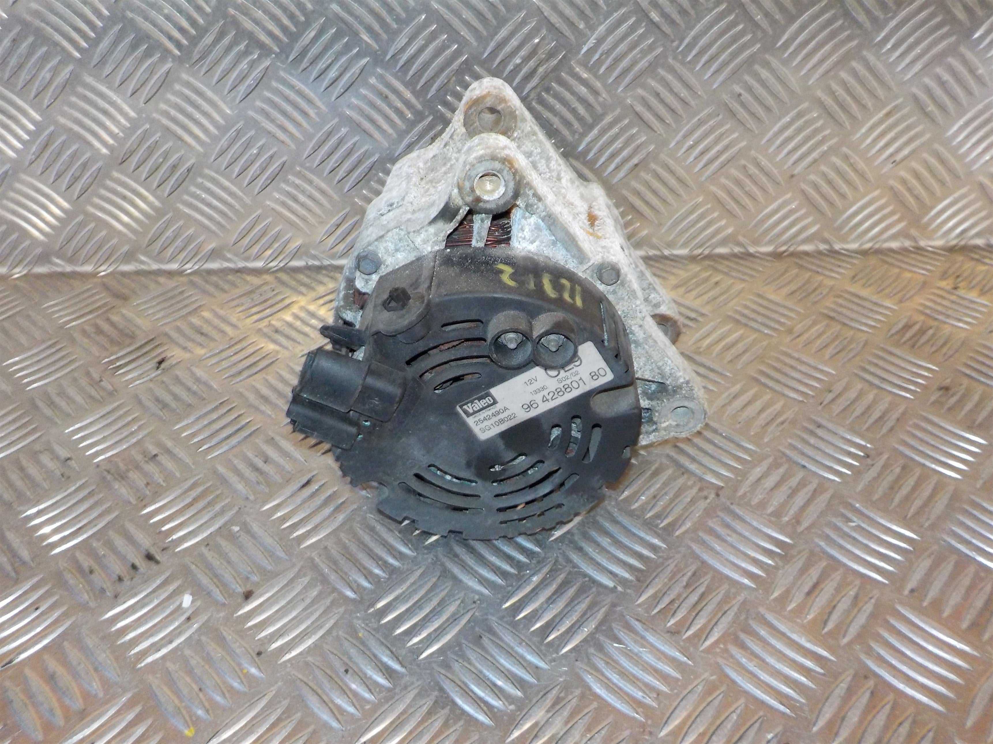 Peugeot 307 Generator Med OEM Nr. 9665577780 Fra Peugeot Ophugger