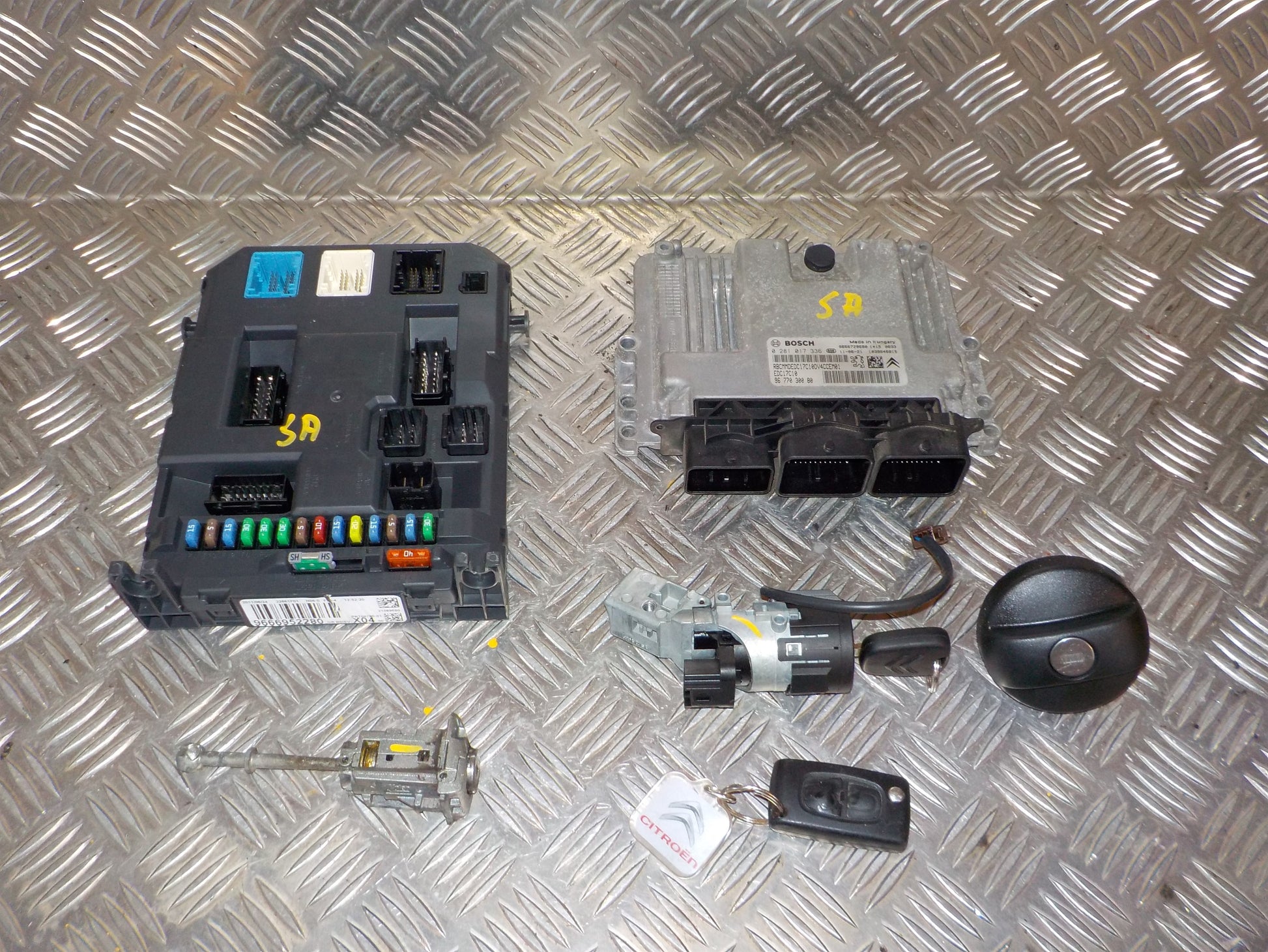 Citroen C3 II Motorstyring - Motorstyreboks - Injection Elboks Med OEM Nr. 4162VH	 Fra Citroen Ophugger