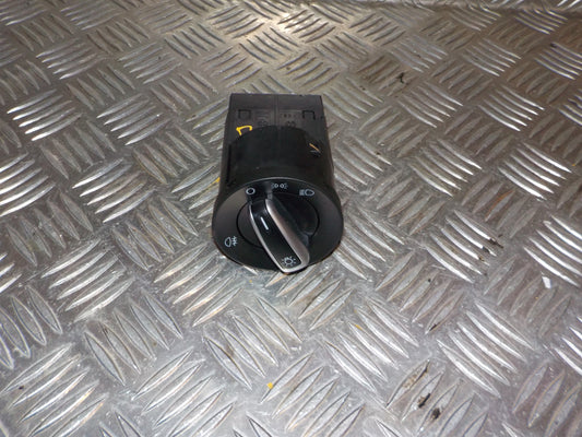 VW Polo 6R Kontakt Lys Med OEM Nr. 6R0941531H Fra VW Ophugger