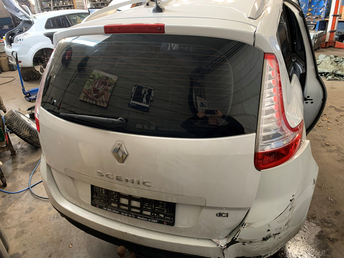 Renault Grand Scenic 3 Pluk-Selv-Bil Med OEM Nr. Ophugger Fra Renault Ophugger