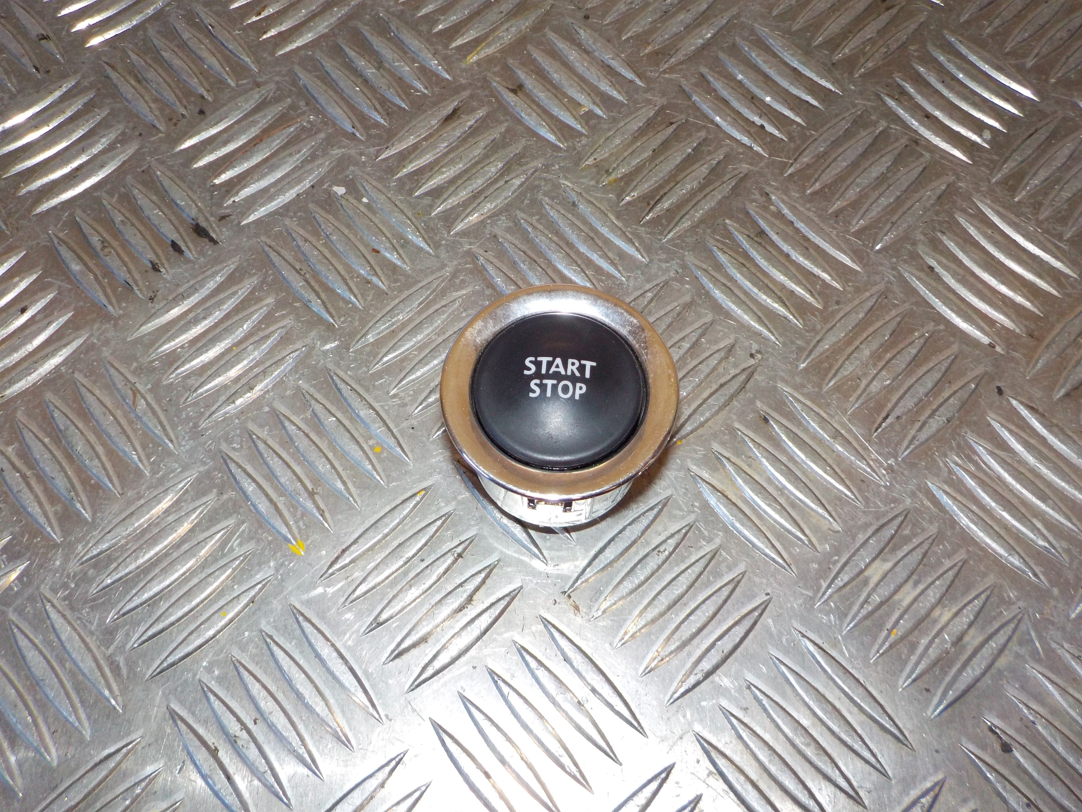 Renault Grand Scenic 3 Start/Stop Kontakt Med OEM Nr. Ophugger Fra Renault Ophugger
