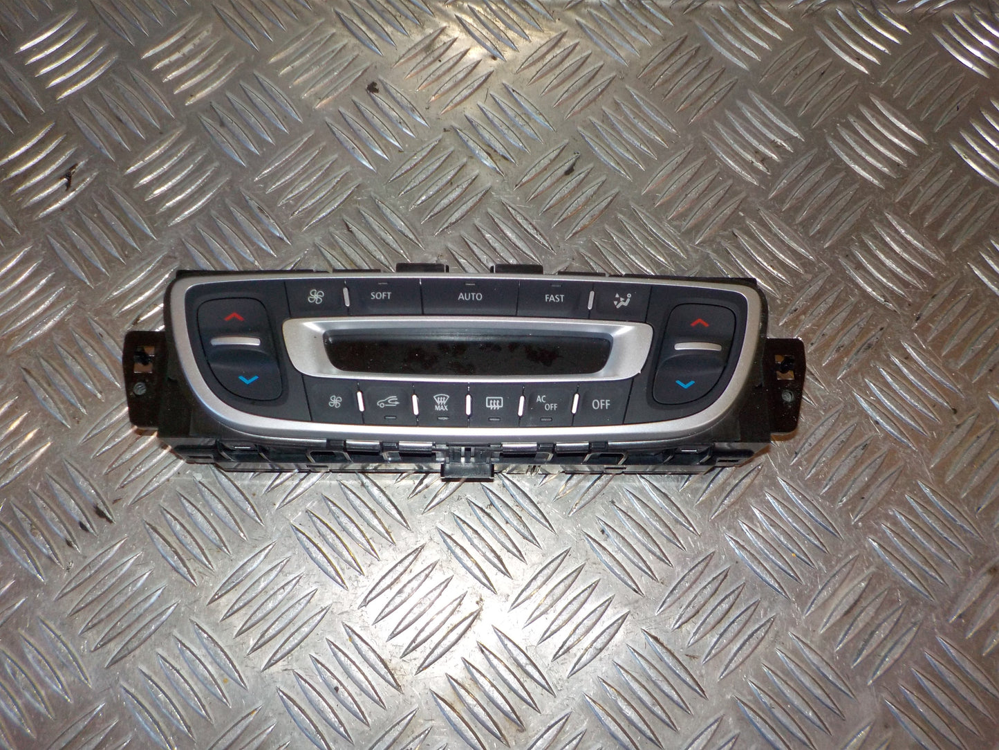 Renault Grand Scenic 3 Varmeregulering Med OEM Nr. 275109409R Fra Renault Ophugger