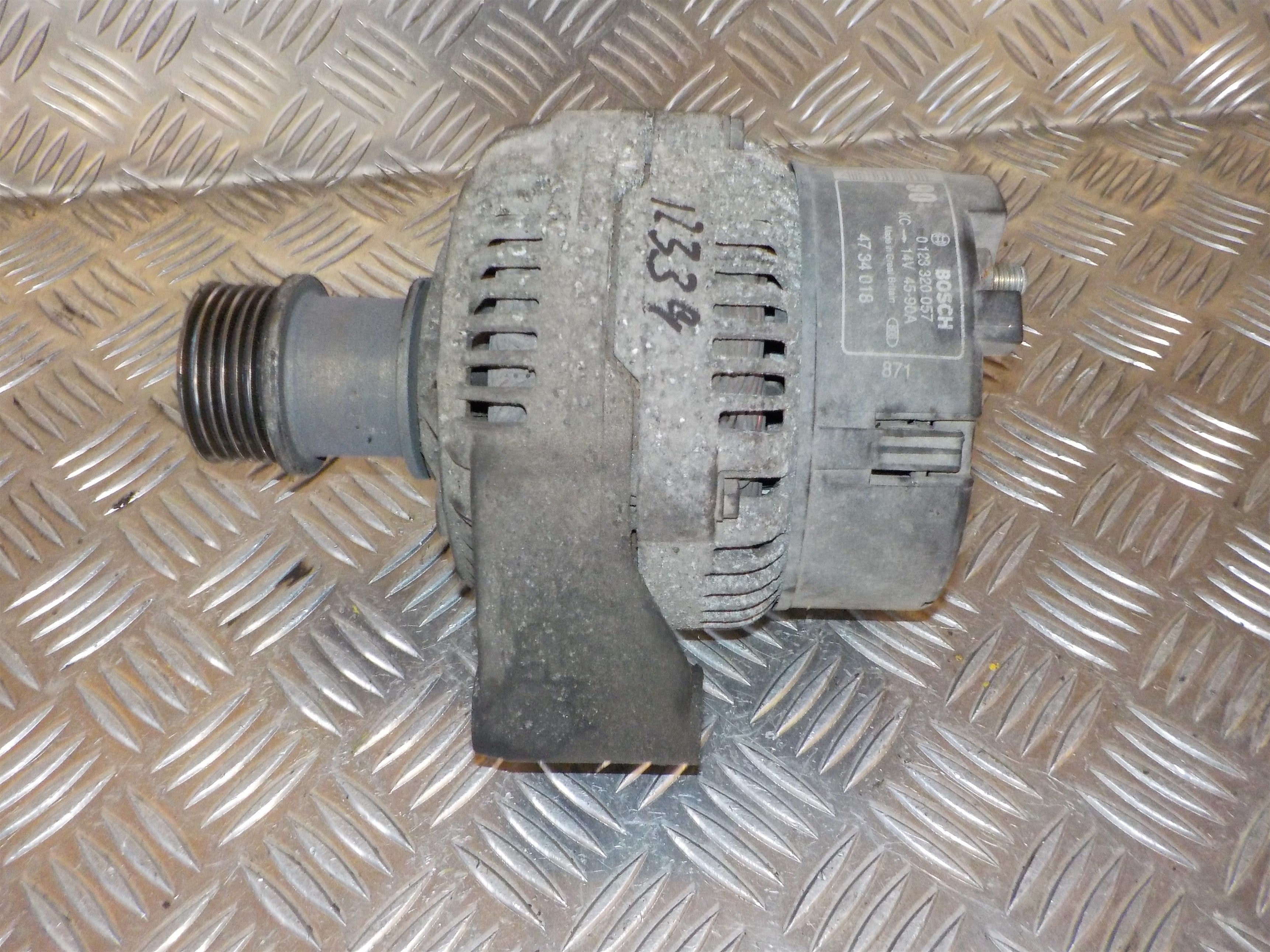 Saab 9-3 Generator Med OEM Nr. 0123320057 Fra Saab Ophugger
