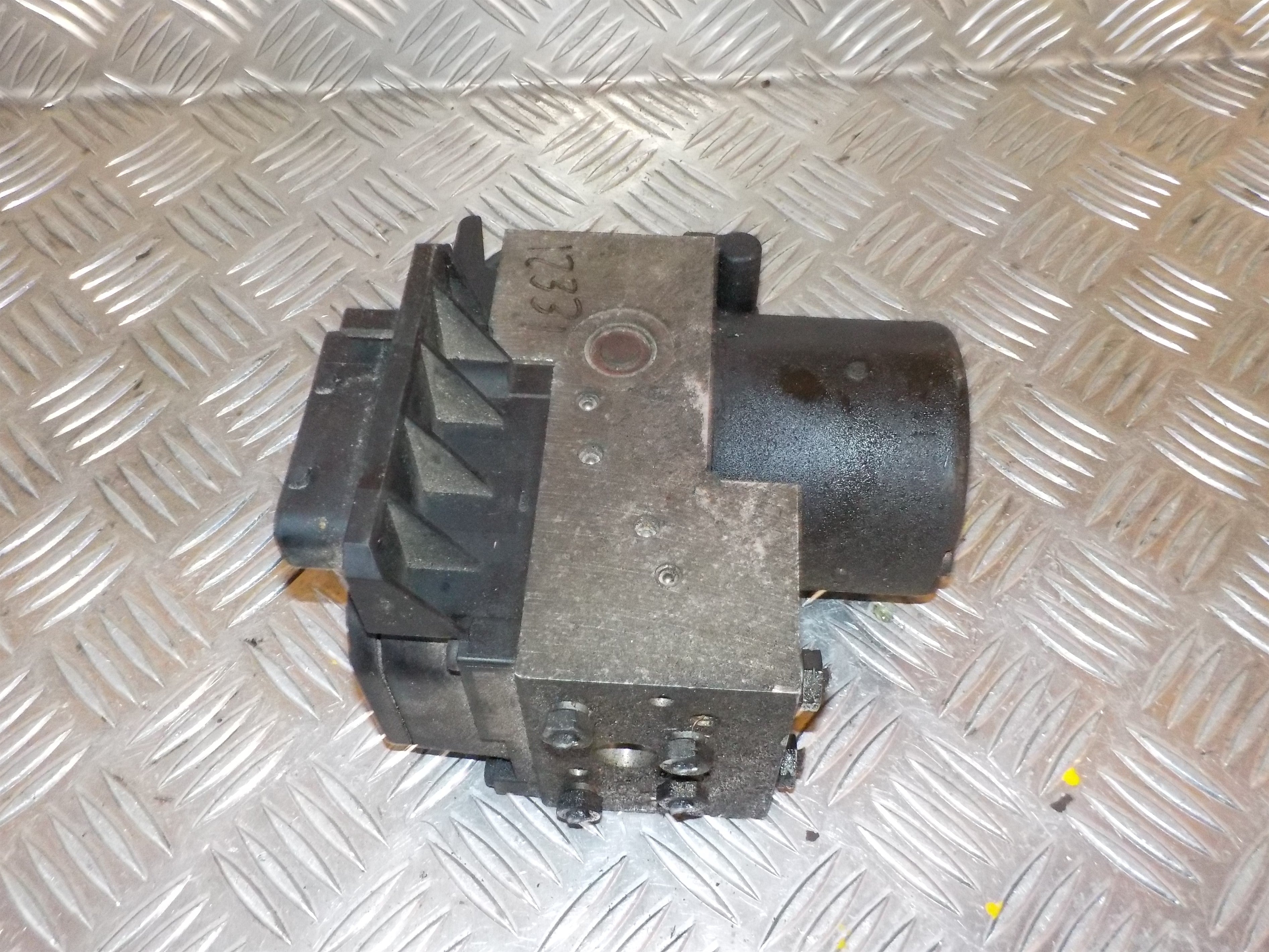 Mercedes E W210 ABS Pumpe Med OEM Nr. A0034313112 Fra Mercedes Ophugger