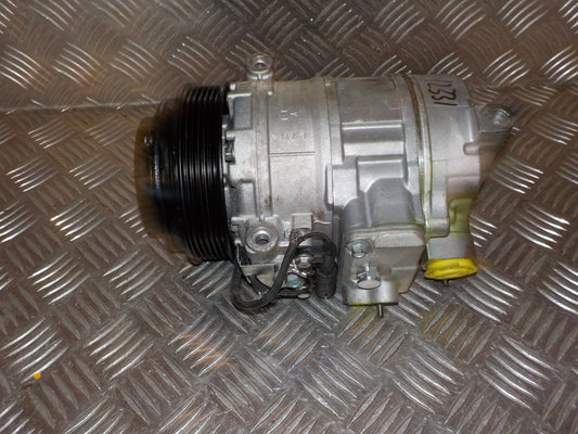 Mercedes E W210 Aircondition Pumpe Med OEM Nr. 8FK351175511 Fra Mercedes Ophugger