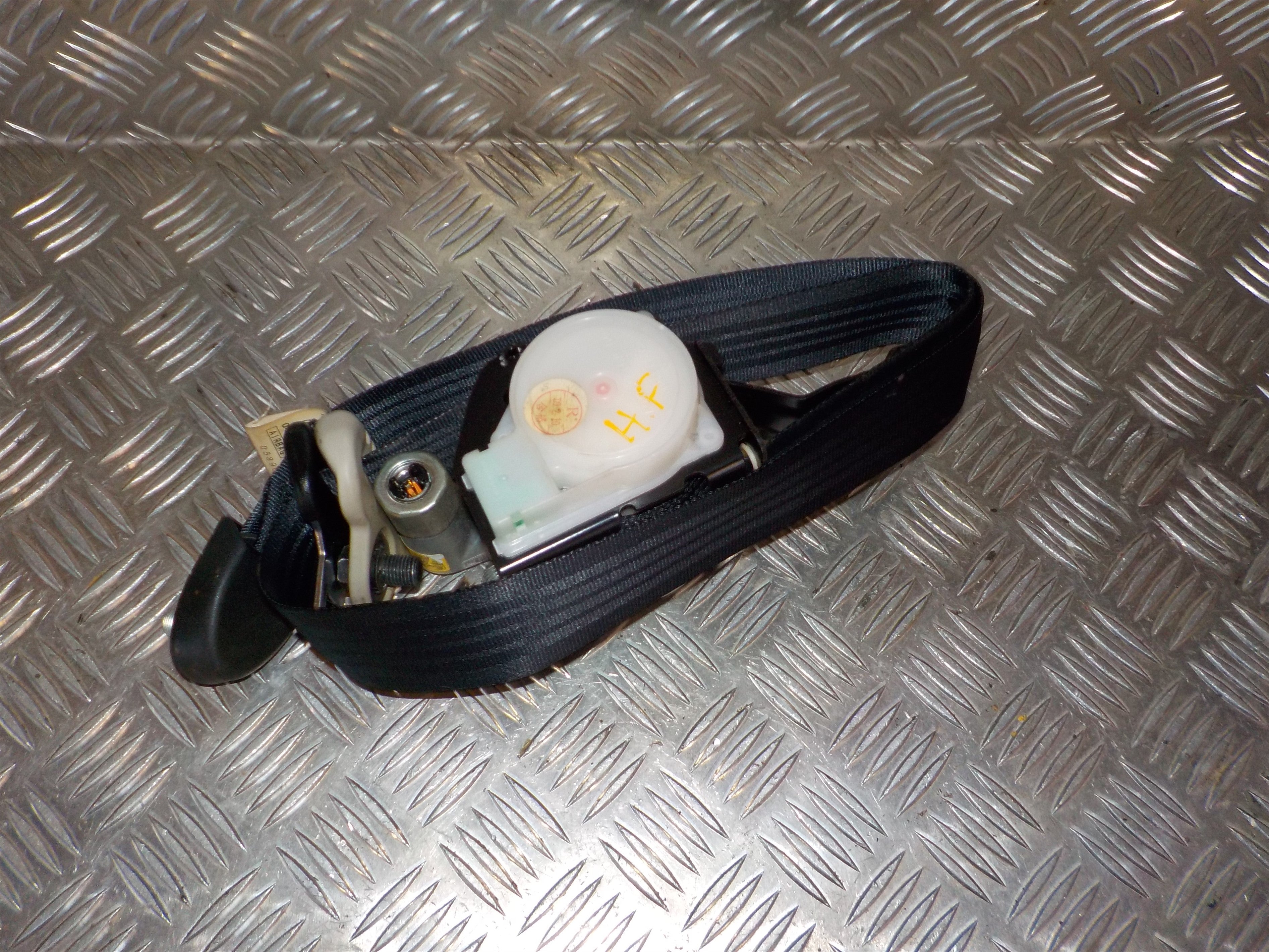 Mazda 2 De Sikkerhedsseler For Med OEM Nr. 0589627 Fra Mazda Ophugger