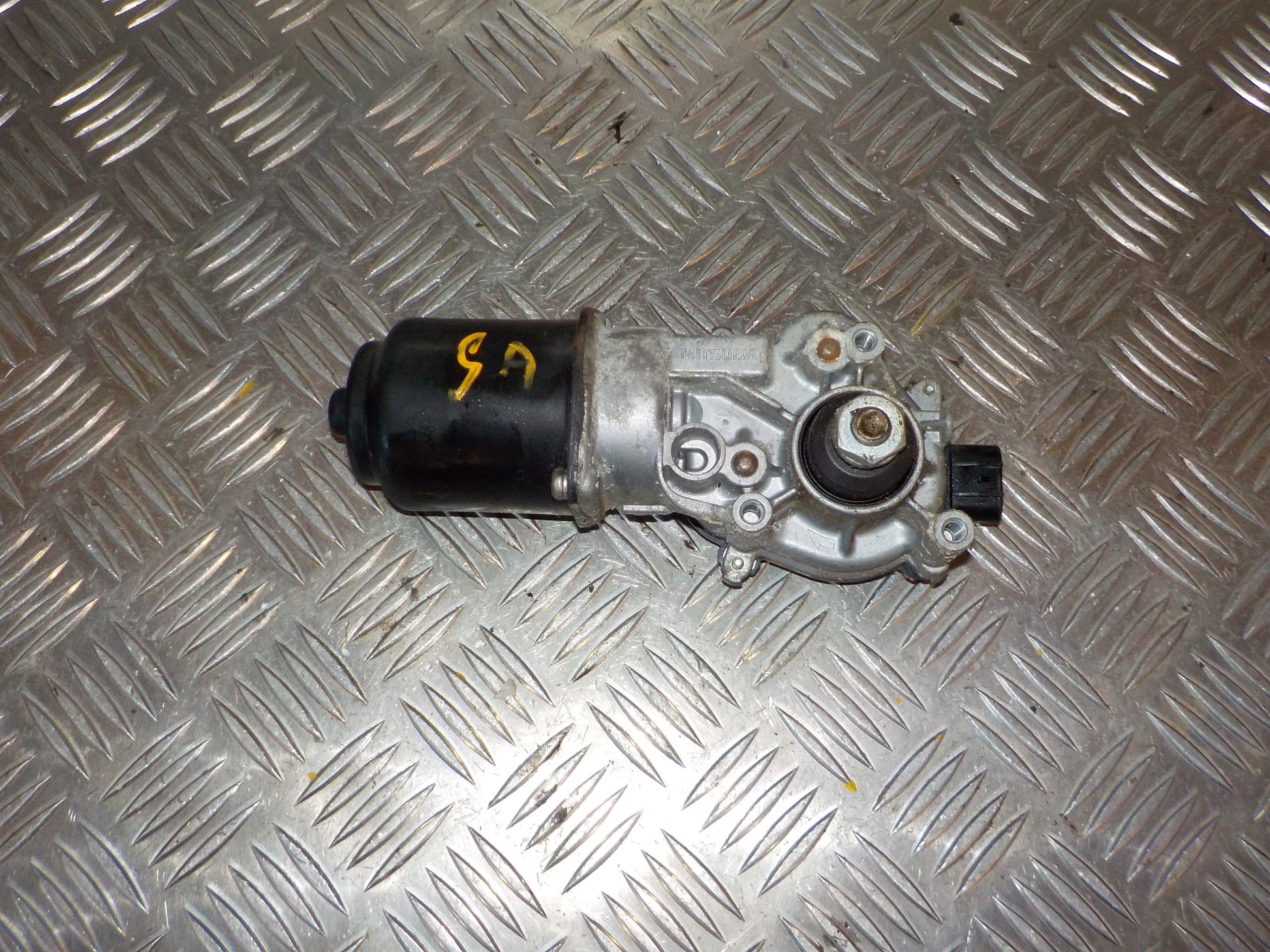 Mazda 2 DE Viskermotor Med OEM Nr. DF71093 Fra Mazda Ophugger