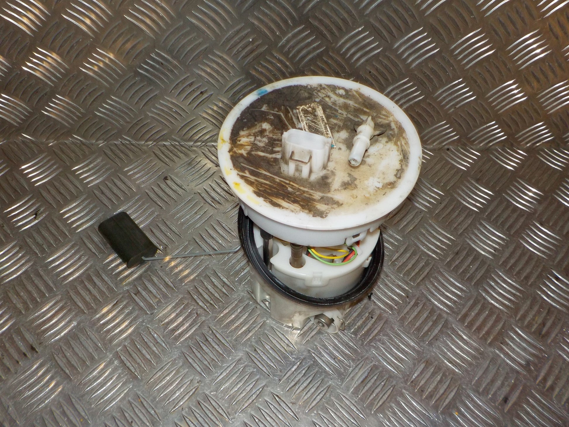 Mazda 2 DE Benz/Brændstofpumpe El Med OEM Nr. ZJ381335XB Fra Mazda Ophugger