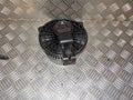 Mazda 2 De Varmeblæser Med OEM Nr. 8727000690 Fra Mazda Ophugger
