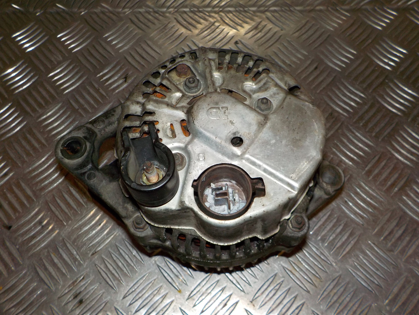 Chrysler Voyager Generator Med OEM Nr. 4727221 Fra Chrysler Ophugger