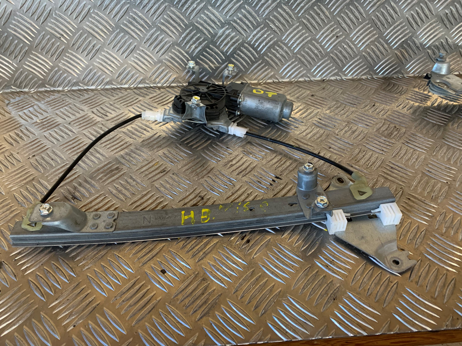 Nissan Qashqai +2 Rudemotor - Rudehejs Med OEM Nr. 402190A Fra Nissan Ophugger