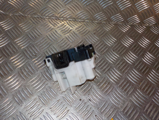 Fiat 500 Dørlås Med OEM Nr. 51827594 Fra Fiat Ophugger